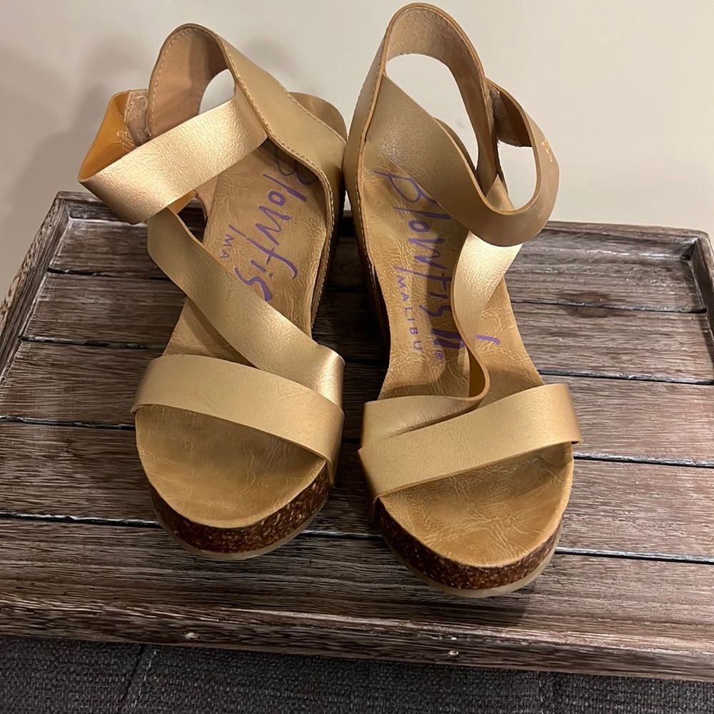 Gold strap wedges